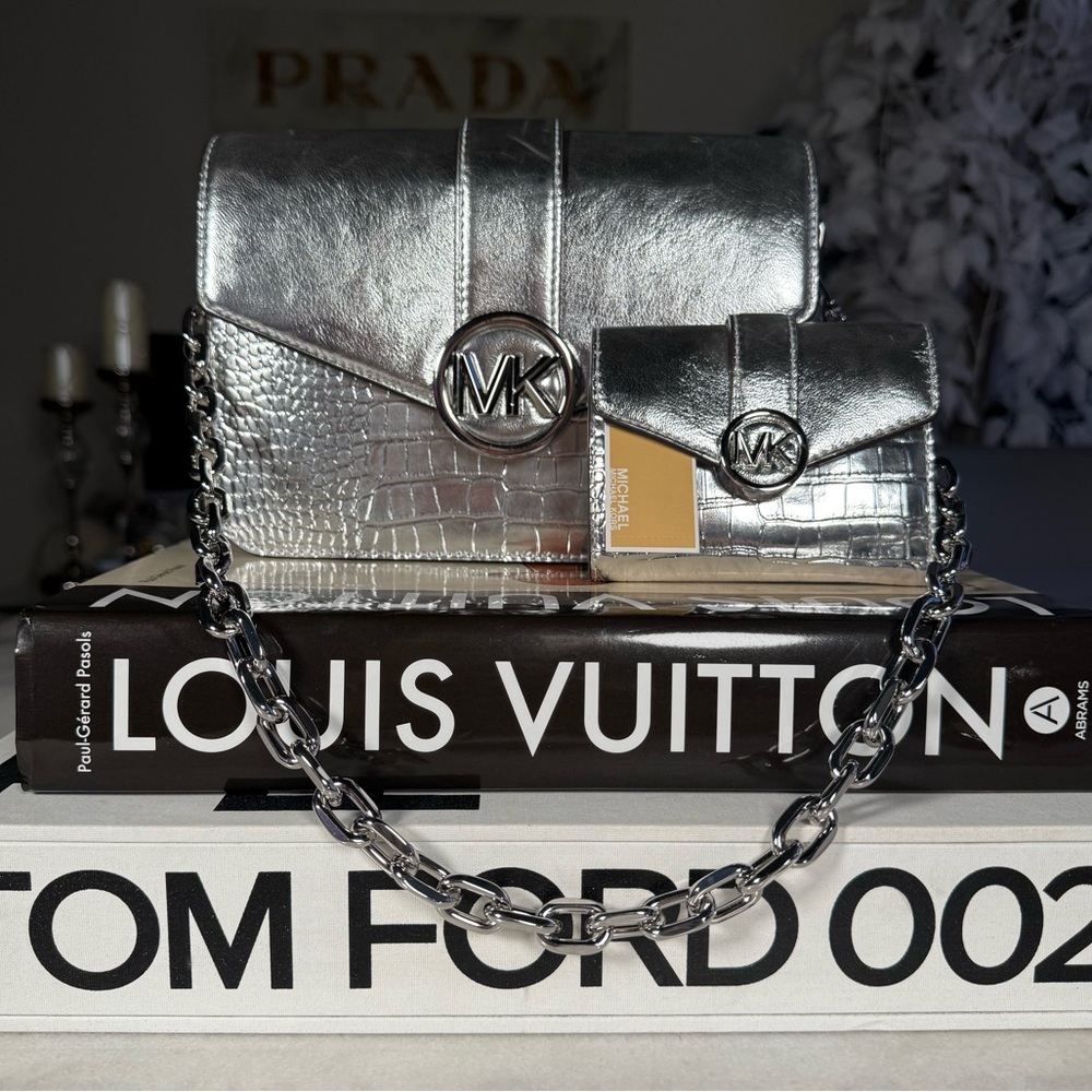 Michael Kors Carmen Medium Silver Croc Embossed Shoulder Bag Flip Bifold Wallet